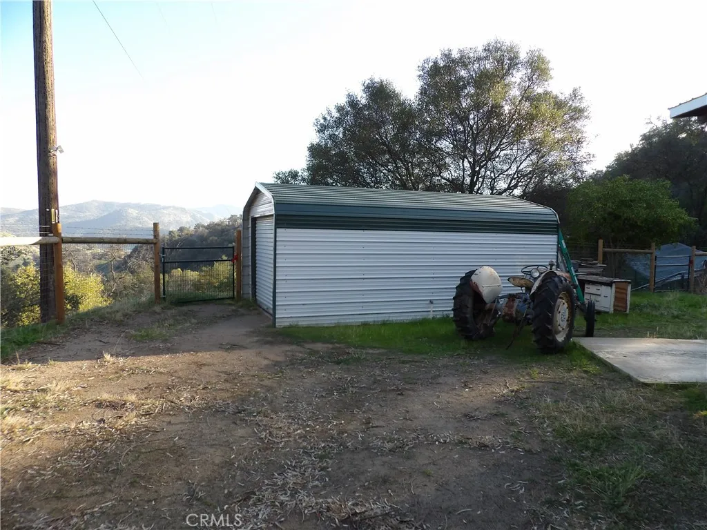 38967 Deerbrook Ln, Squaw Valley, California 93675 home-pic-35