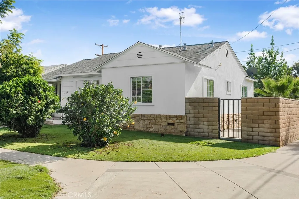 16154 Gilmore, Van Nuys, California 91406 home-pic-0