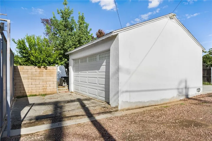 16154 Gilmore, Van Nuys, California 91406
