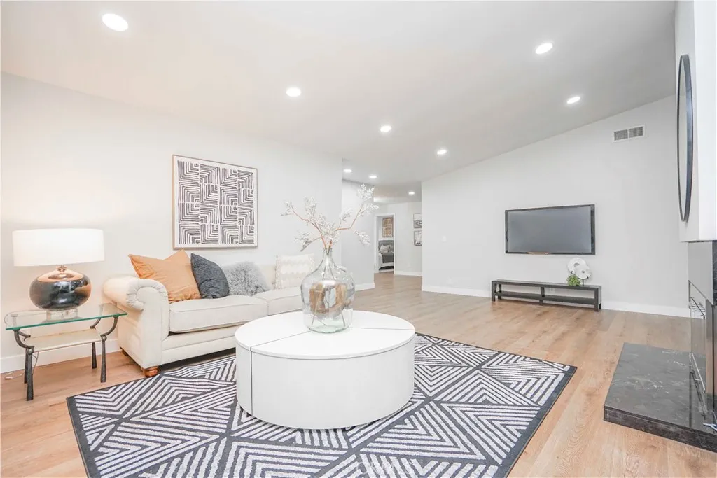 20232 Evening Breeze, Walnut, California 91789 home-pic-15