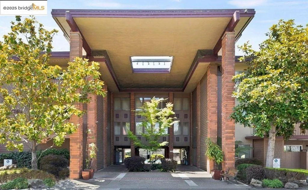 1321 Webster St D212, Alameda, California 94501 home-pic-38