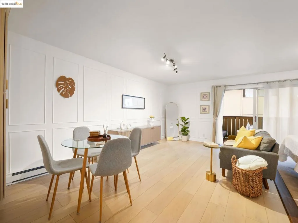 1321 Webster St D212, Alameda, California 94501 home-pic-4