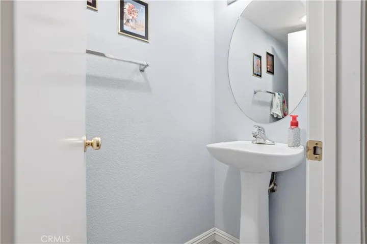 517 Louisville, Hemet, California 92545