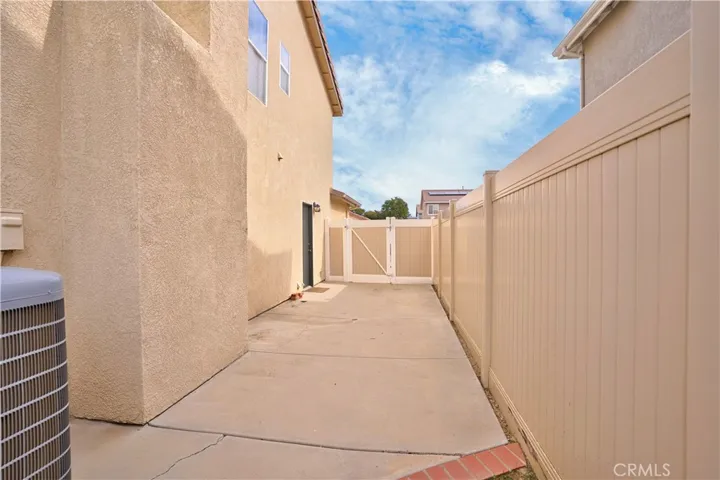 517 Louisville, Hemet, California 92545