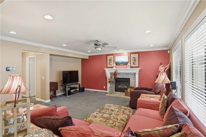 517 Louisville, Hemet, California 92545