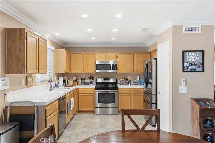 517 Louisville, Hemet, California 92545