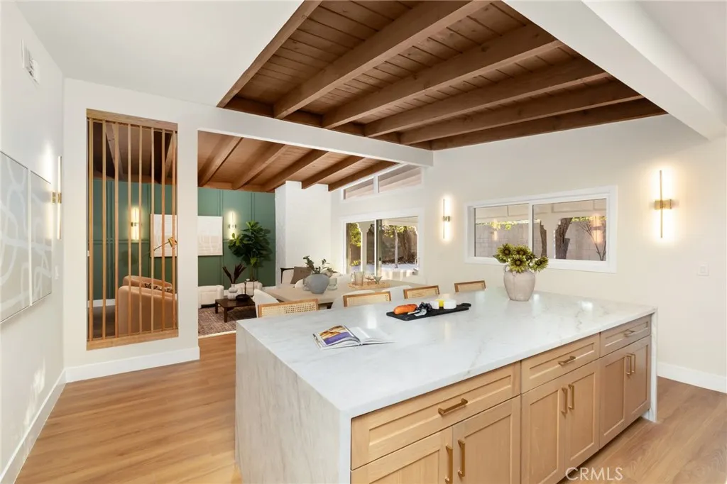 5611 Babbitt, Encino, California 91316 home-pic-6
