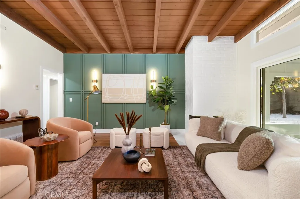 5611 Babbitt, Encino, California 91316 home-pic-3