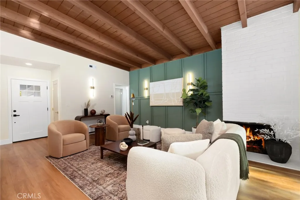 5611 Babbitt, Encino, California 91316 home-pic-8