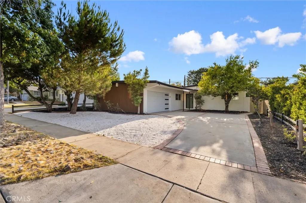 5611 Babbitt, Encino, California 91316 home-pic-34