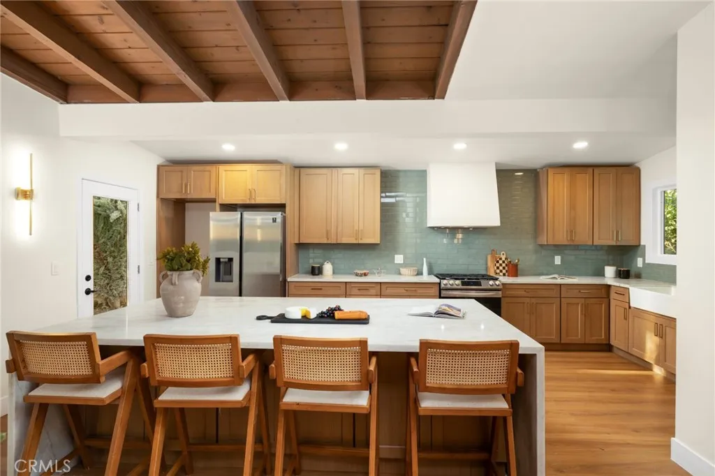 5611 Babbitt, Encino, California 91316 home-pic-1