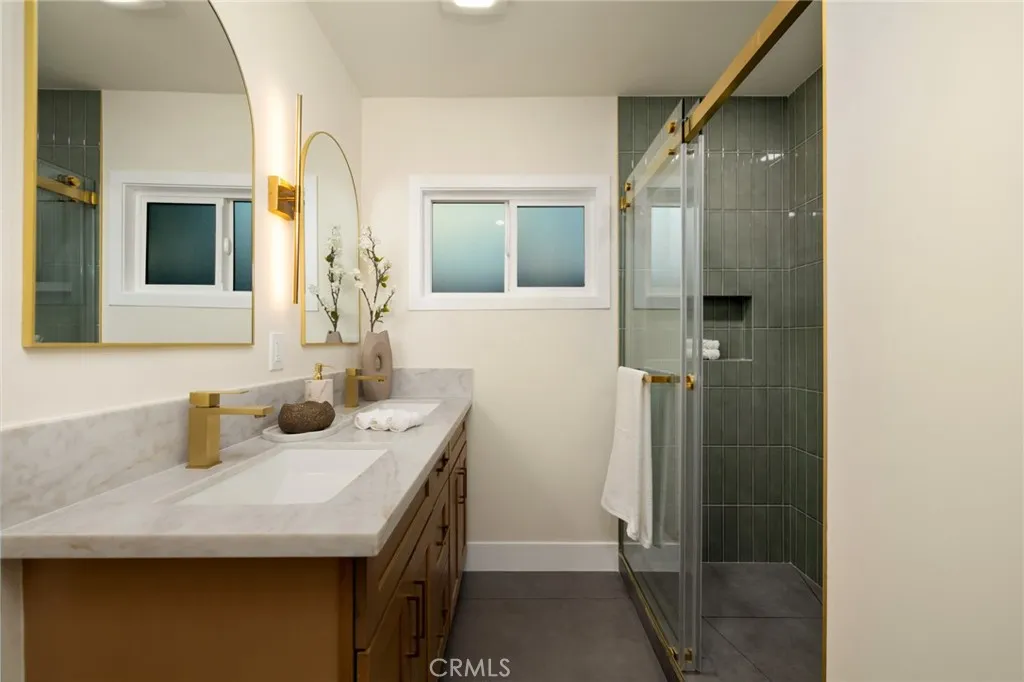 5611 Babbitt, Encino, California 91316 home-pic-23