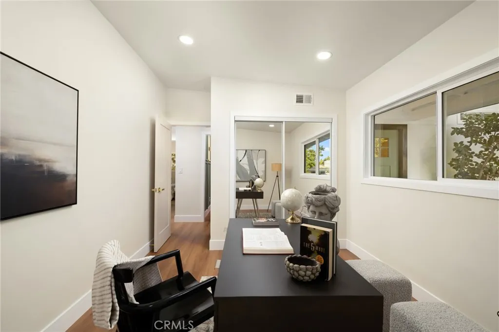 5611 Babbitt, Encino, California 91316 home-pic-17