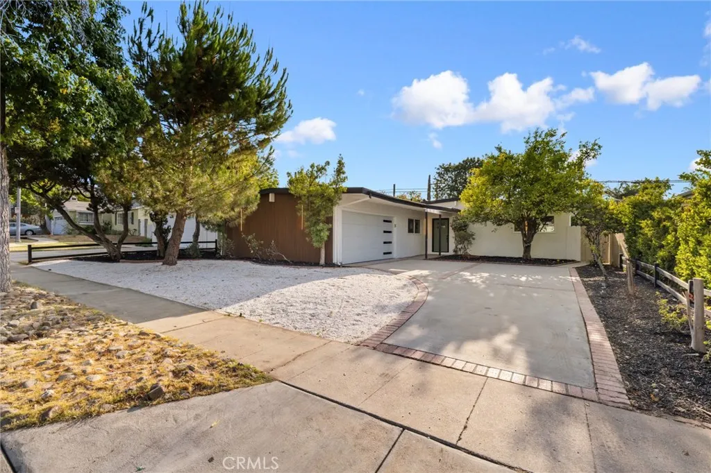 5611 Babbitt, Encino, California 91316 home-pic-40