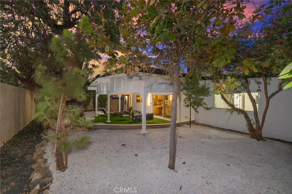 5611 Babbitt, Encino, California 91316 home-pic-32