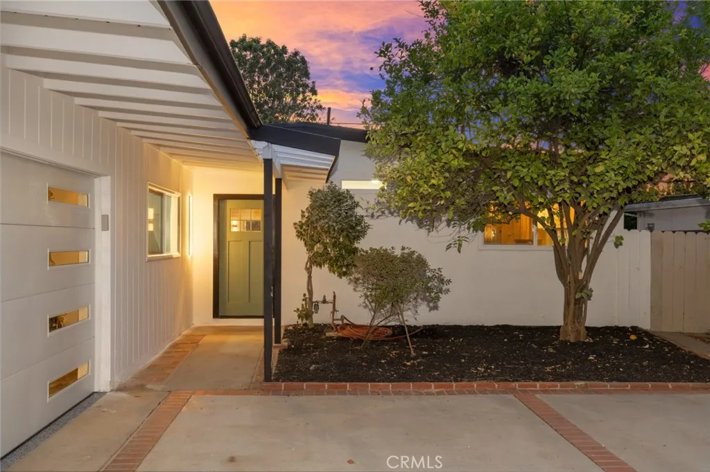 5611 Babbitt, Encino, California 91316 home-pic-38