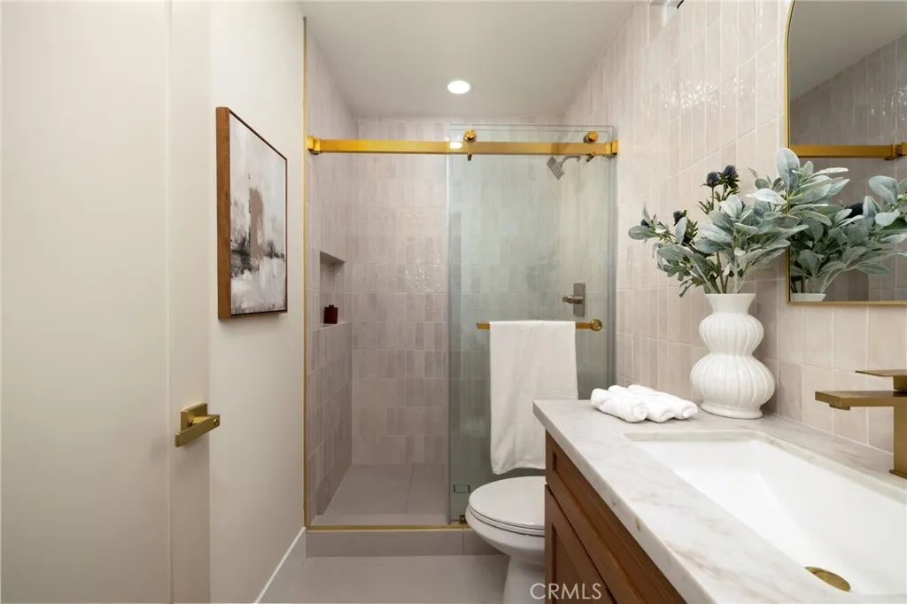 5611 Babbitt, Encino, California 91316 home-pic-26