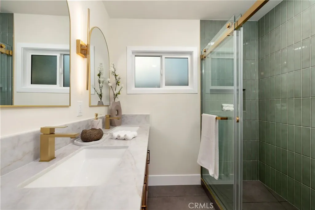 5611 Babbitt, Encino, California 91316 home-pic-2