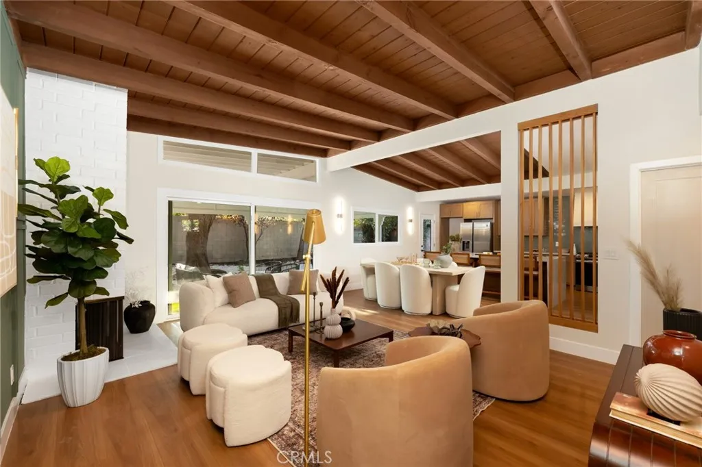 5611 Babbitt, Encino, California 91316 home-pic-10