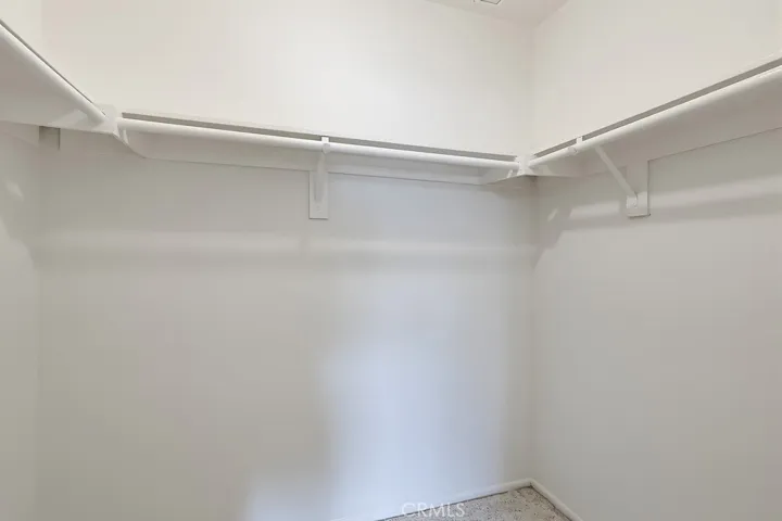 MBR walk-in closet