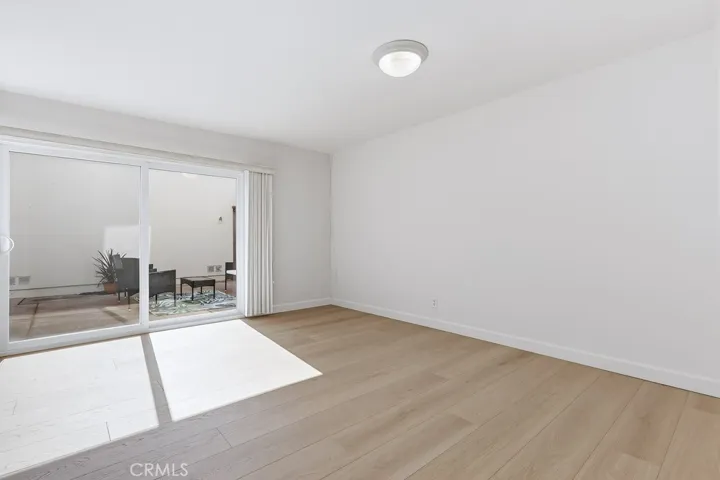 Family room adjacent to kitchen and patio