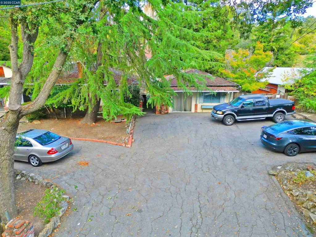 3160 Walnut Blvd, Walnut Creek, California 94597 home-pic-2