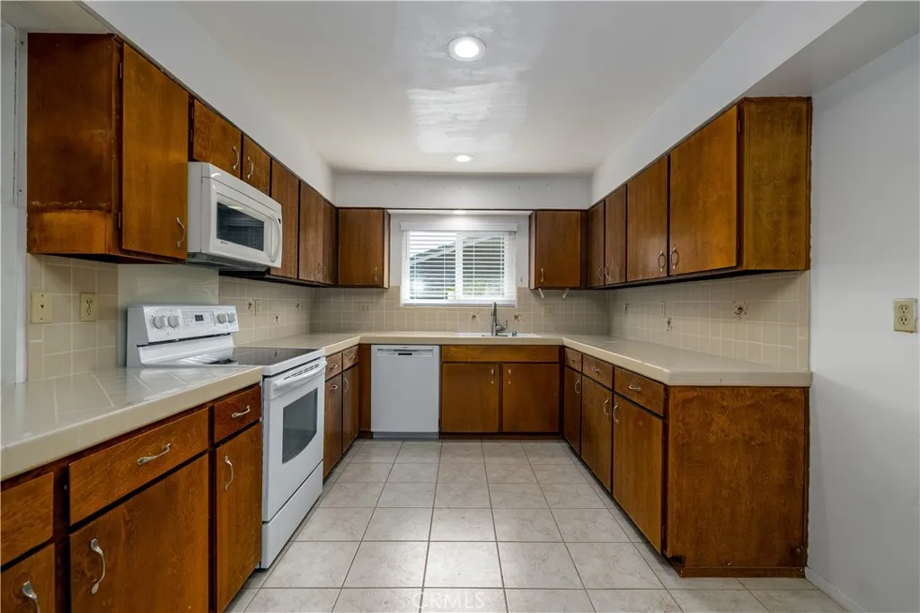 28670 Portsmouth, Menifee, California 92586 home-pic-13