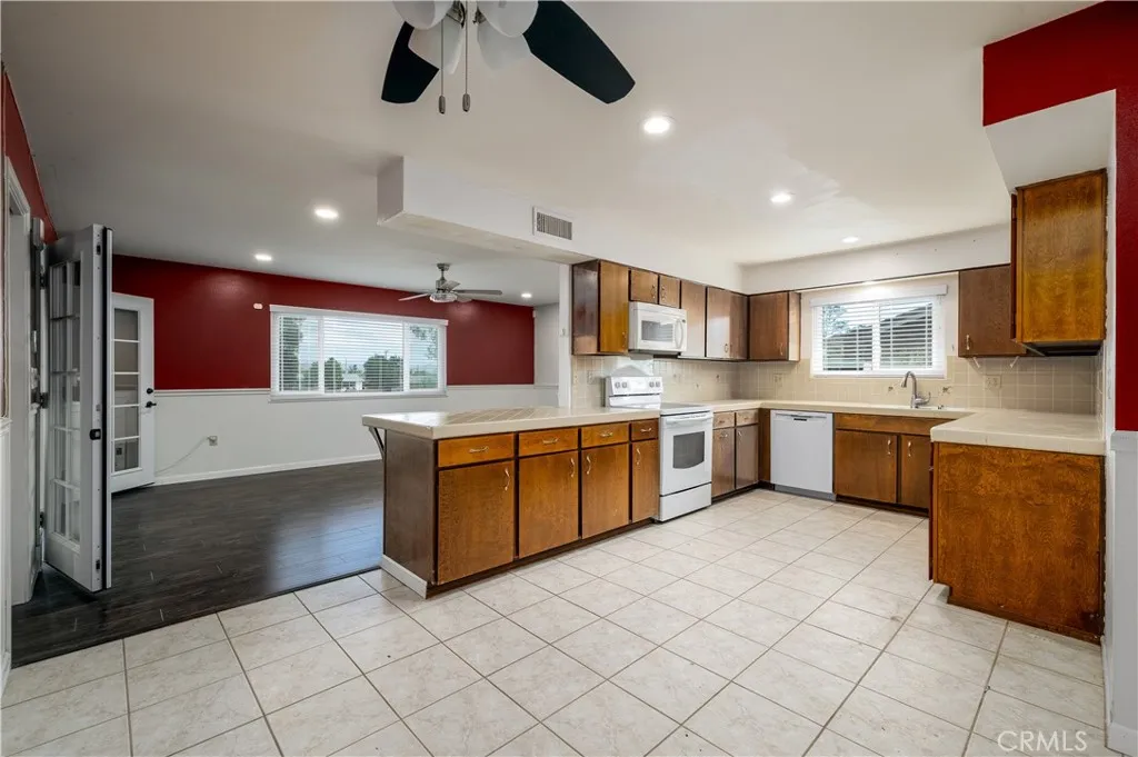 28670 Portsmouth, Menifee, California 92586 home-pic-15