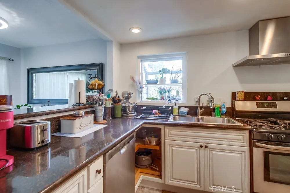 1059 Shadowridge Drive 1, Vista, California 92081 home-pic-11