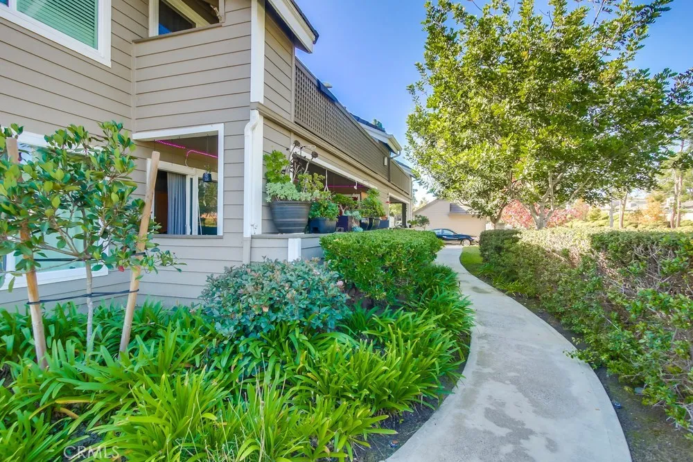 1059 Shadowridge Drive 1, Vista, California 92081 home-pic-31