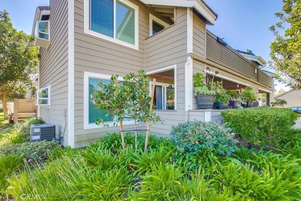 1059 Shadowridge Drive 1, Vista, California 92081 home-pic-32