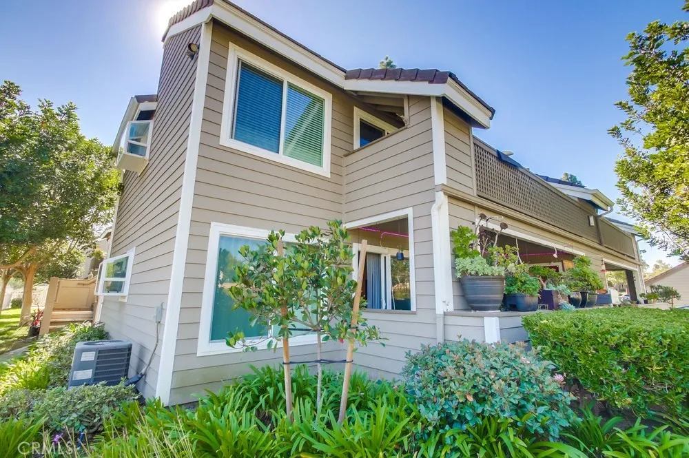 1059 Shadowridge Drive 1, Vista, California 92081 home-pic-33