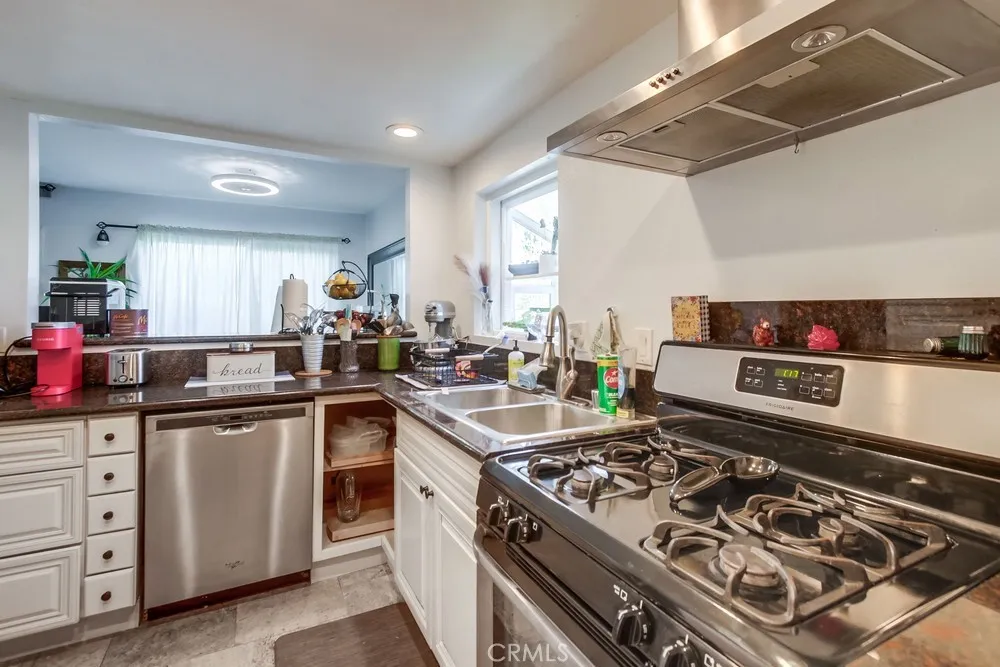 1059 Shadowridge Drive 1, Vista, California 92081 home-pic-13