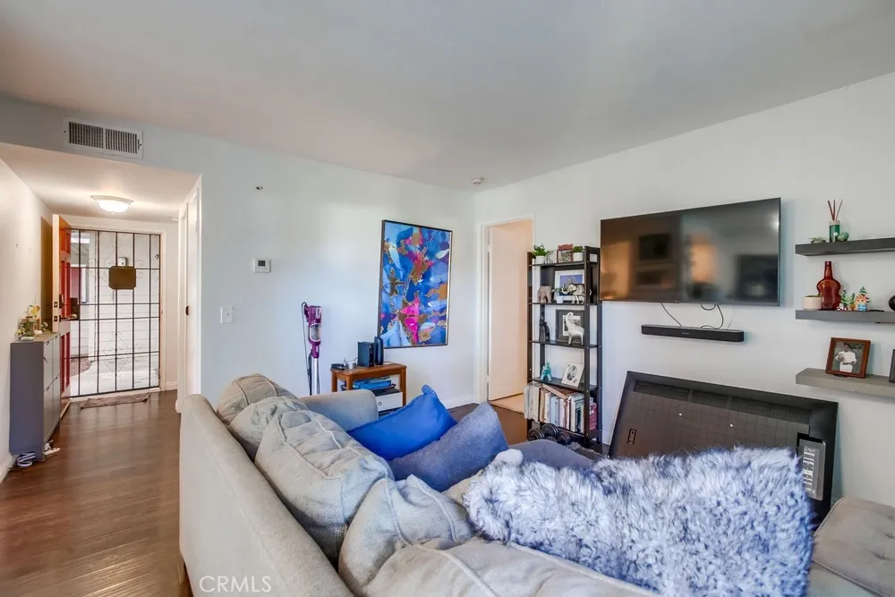 1059 Shadowridge Drive 1, Vista, California 92081 home-pic-8