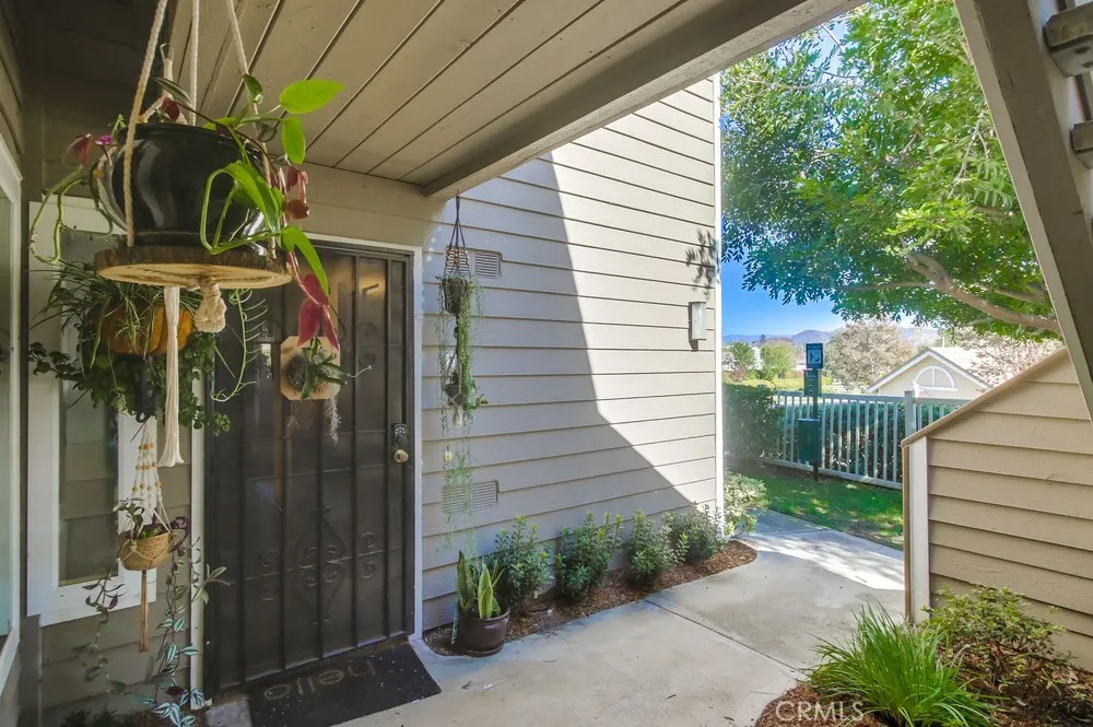 1059 Shadowridge Drive 1, Vista, California 92081 home-pic-0
