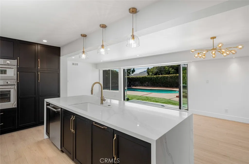20401 Allport, Huntington Beach, California 92646 home-pic-6