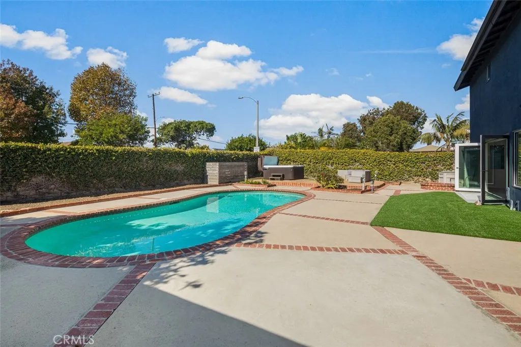20401 Allport, Huntington Beach, California 92646 home-pic-29