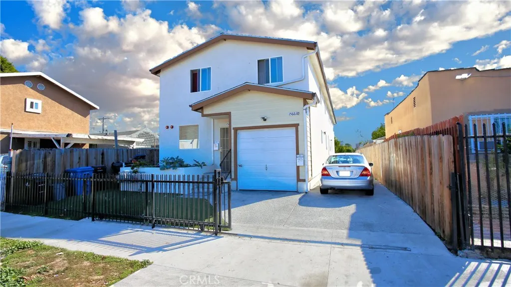 1566 E 106th Street E, Los Angeles, California 90002 home-pic-0