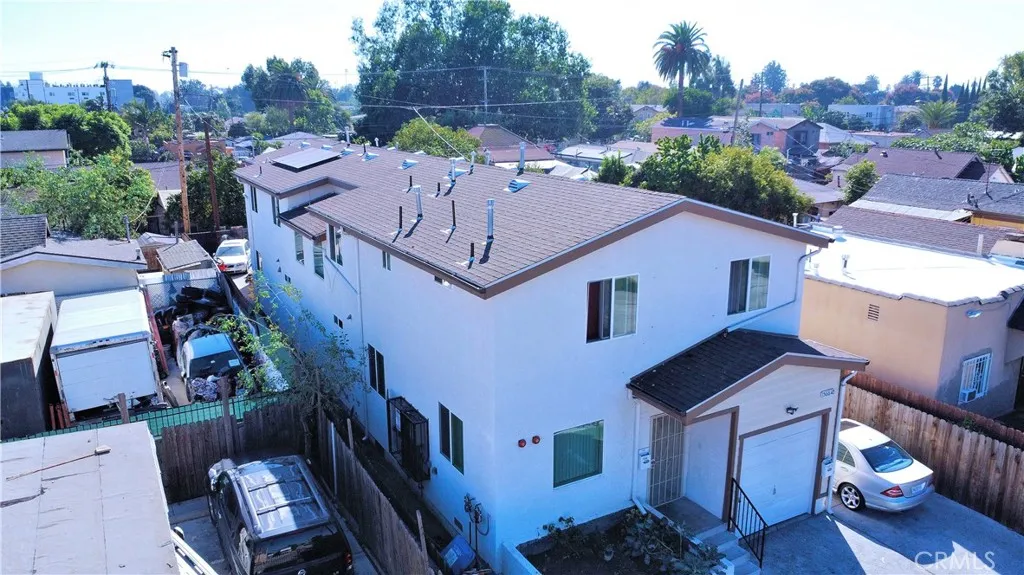 1566 E 106th Street E, Los Angeles, California 90002 home-pic-2