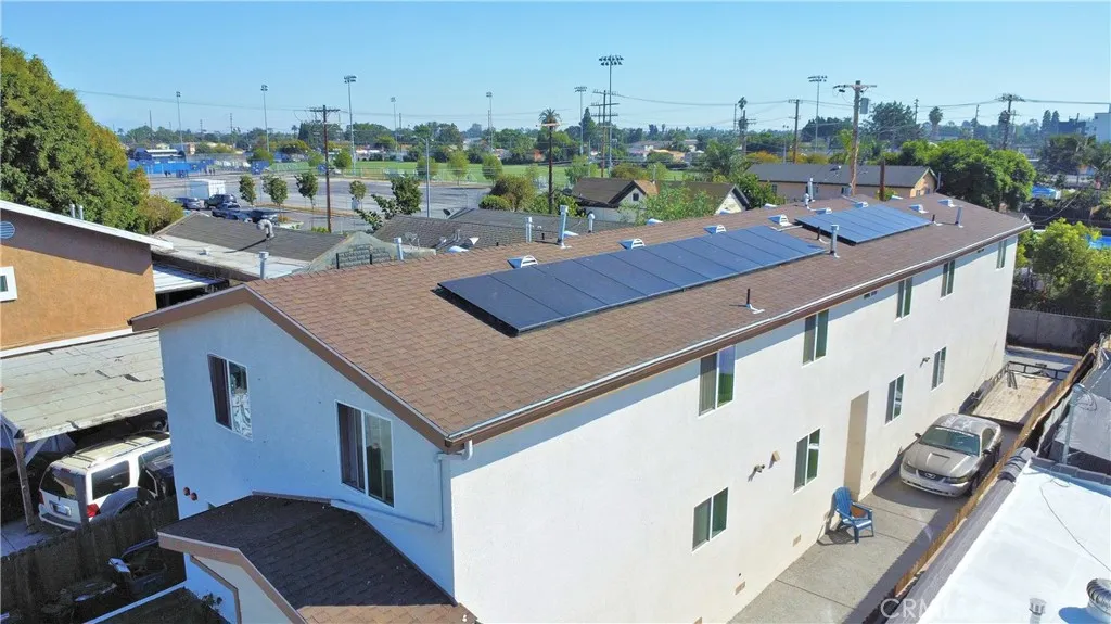1566 E 106th Street E, Los Angeles, California 90002 home-pic-3