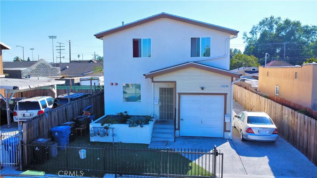 1566 E 106th Street E, Los Angeles, California 90002 home-pic-1
