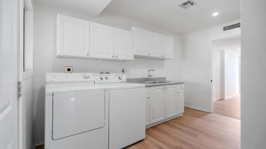 Laundry room 4