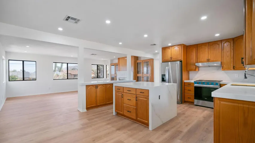 Kitchen to living room right angle