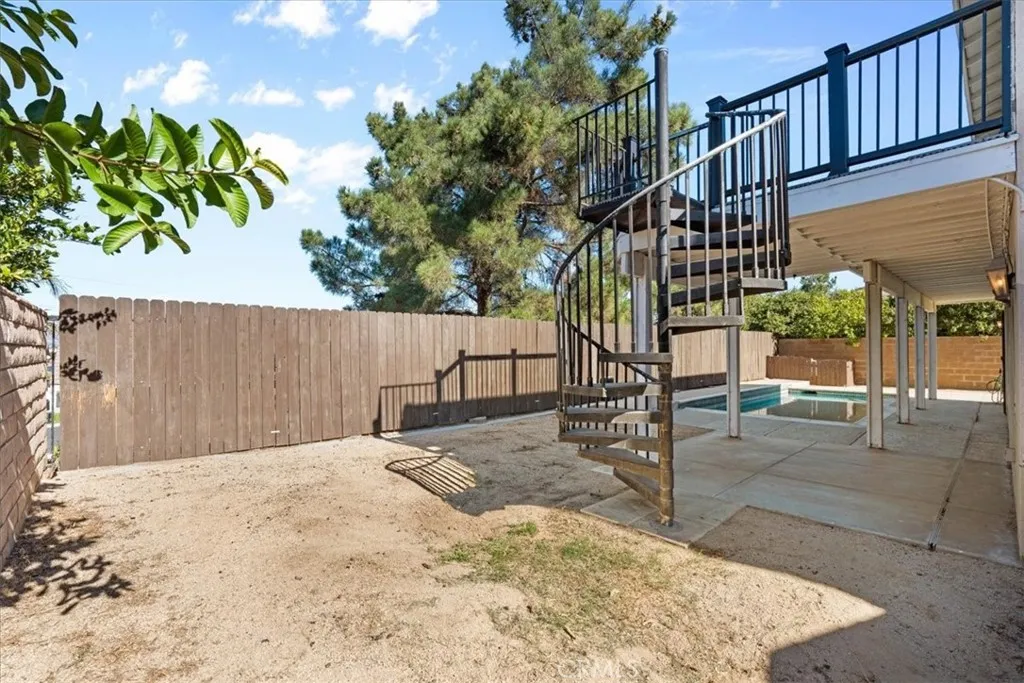 17060 La Vida Court, Fontana, California 92337 home-pic-34