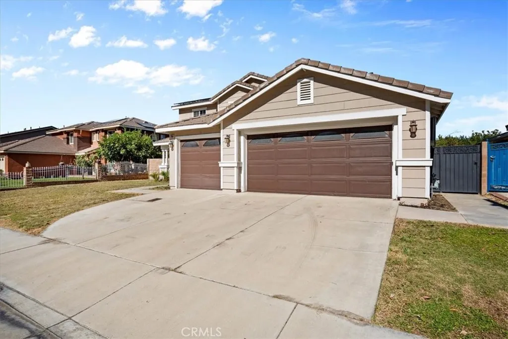 17060 La Vida Court, Fontana, California 92337 home-pic-1