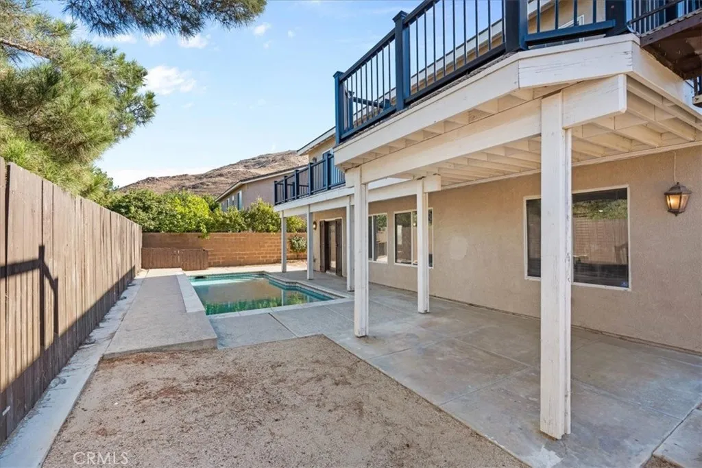 17060 La Vida Court, Fontana, California 92337 home-pic-33