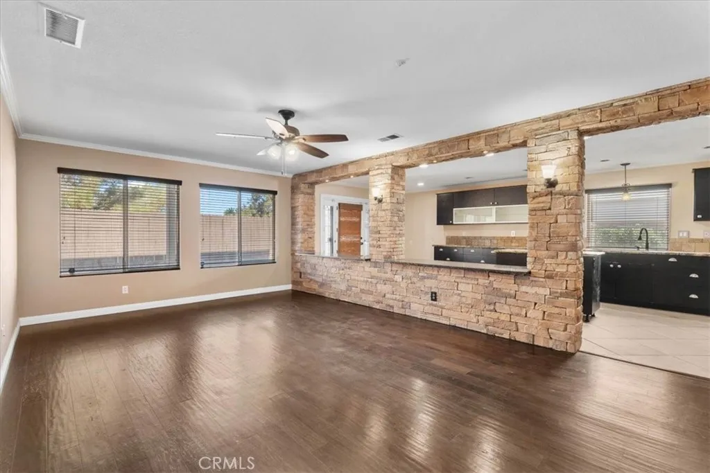 17060 La Vida Court, Fontana, California 92337 home-pic-11