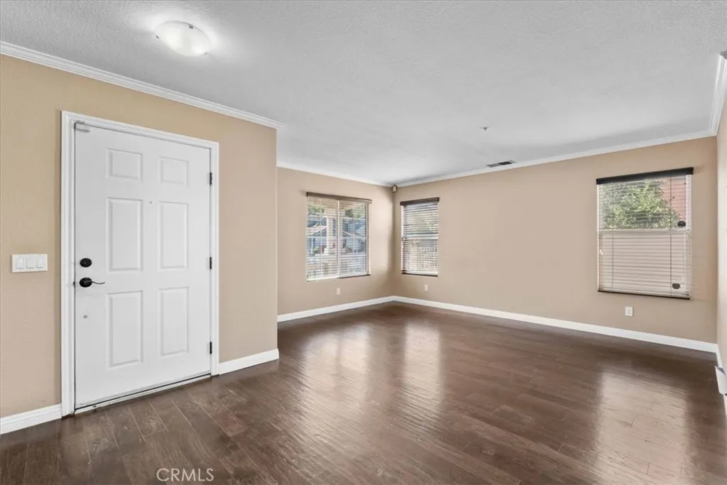 17060 La Vida Court, Fontana, California 92337 home-pic-4