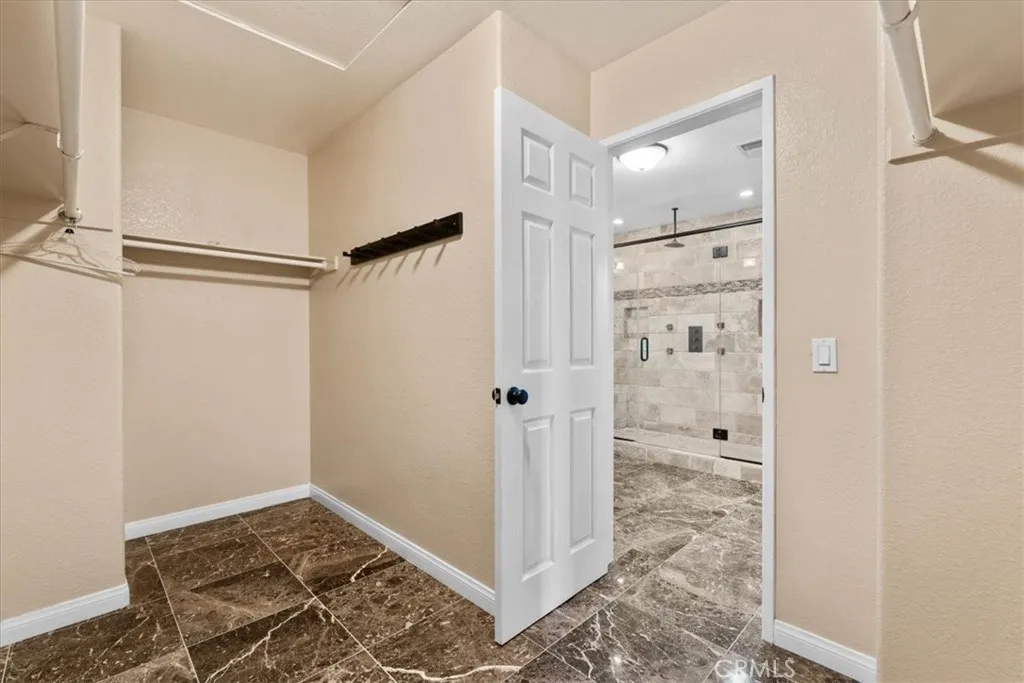 17060 La Vida Court, Fontana, California 92337 home-pic-23