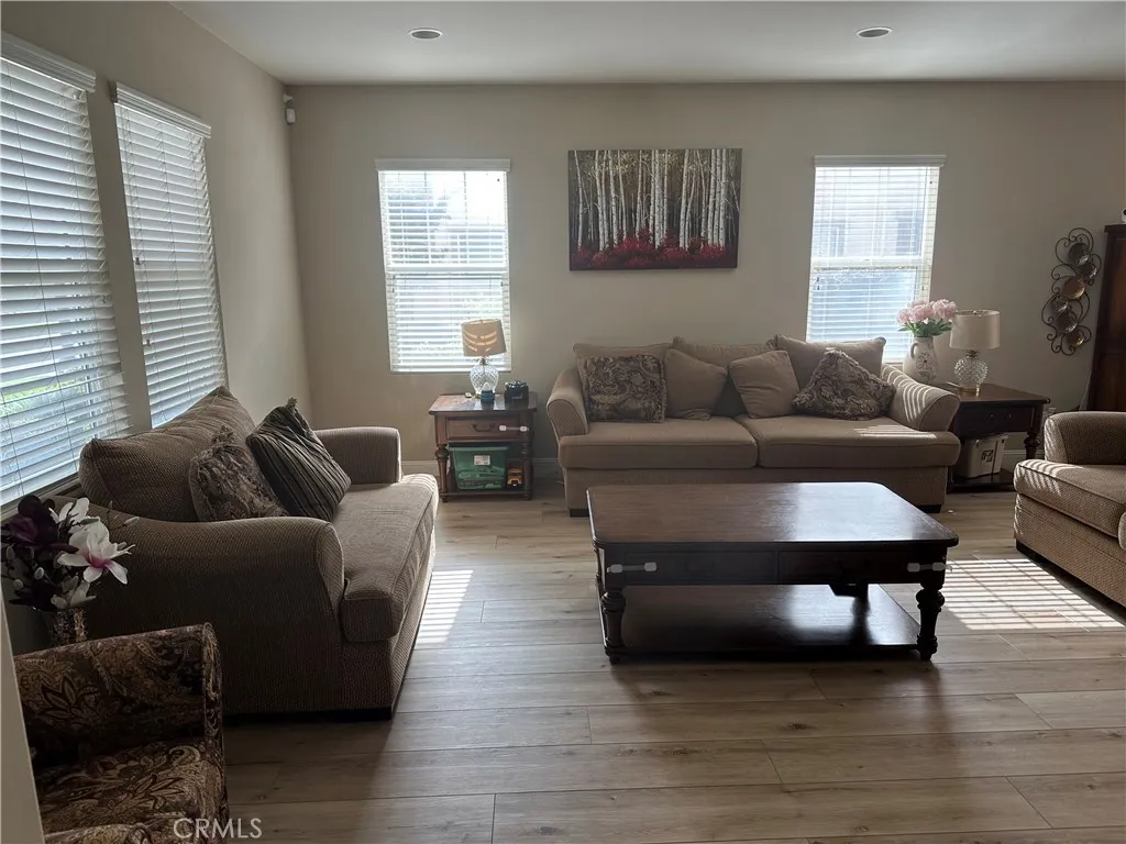 5016 S Centennial Circle, Ontario, California 91762 home-pic-4